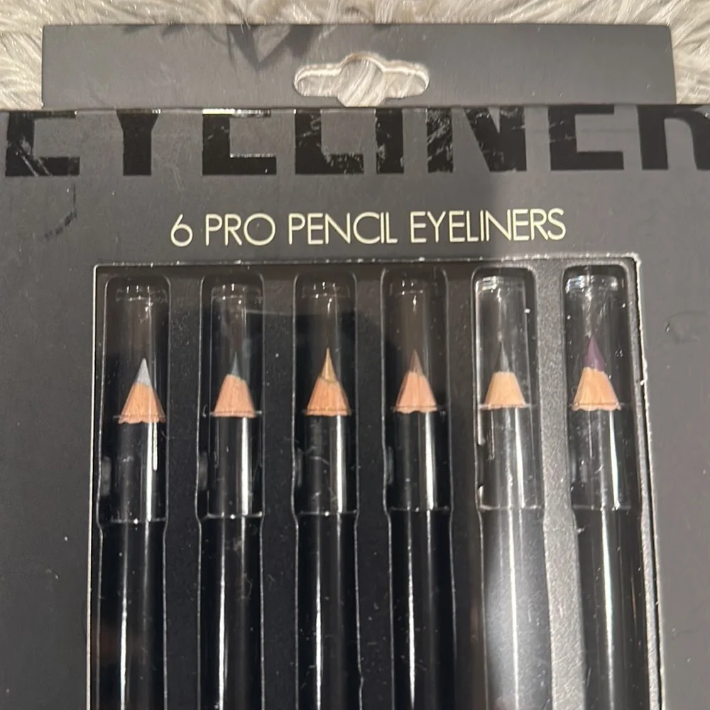 MAX STUDIO 6 PRO PENCIL EYELINERS (Silver, Green, Bronz, Brown, Black, Purple).